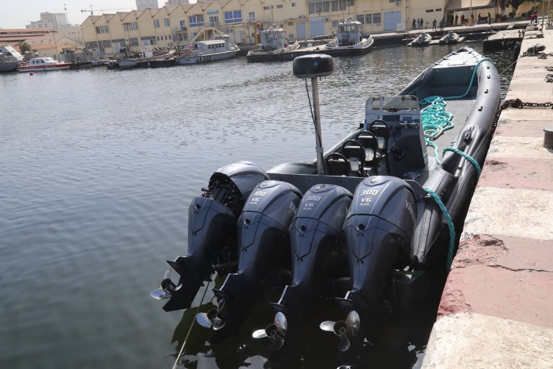 La narcolancha de Prado Rial amarrada en Dakar tras ser detenida por Senegal en una foto de su Armada