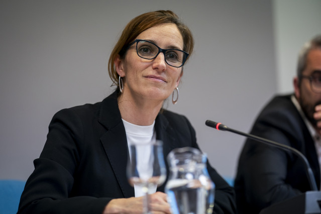 La ministra de Sanidad, Mónica García, ofrece una rueda de prensa tras la reunión con el Consejo Interterritorial del Sistema Nacional de Salud (CISNS), en la sede del Ministerio, a 21 de diciembre de 2023, en Madrid (España). El CISNS ha presentado hoy e