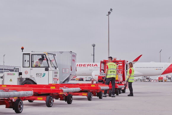 Archivo - Iberia Airport Services se ha comprometido a invertir más de 100 millones de euros en renovación de equipos y a lograr 0 emisiones netas en 2025.