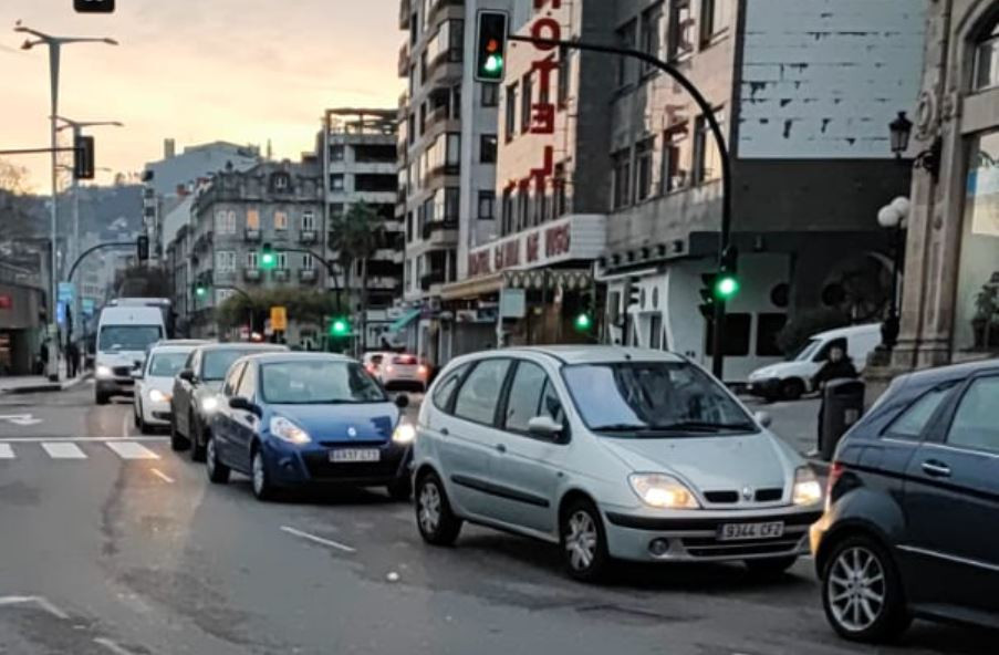 Atasco esta mau00f1ana en Vigo en una imagen publicada por Claudia Celta en twitter