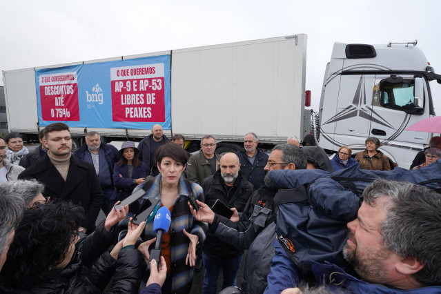 La portavoz nacional del BNG y candidata a la Presidencia de la Xunta, Ana Pontón, ofrece declaraciones antes de iniciar un trayecto en camión junto a un transportista, a 15 de enero de 2024, en Sigüeiro, Oroso, A Coruña, Galicia (España). Ana Pontón ha v