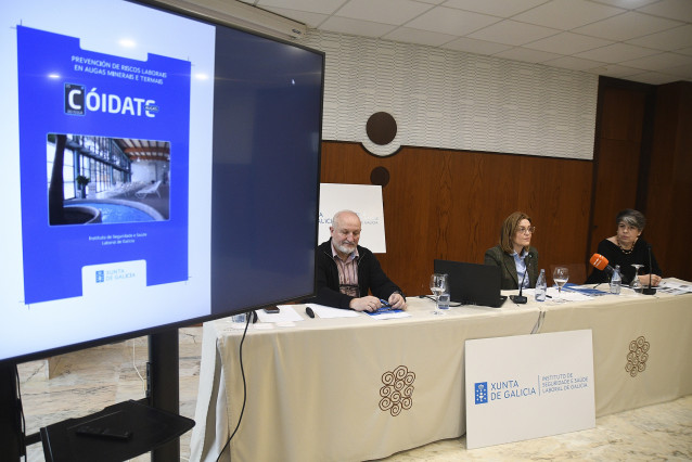 Elena Rivo presenta en Laias la campaña 'Cóidate'