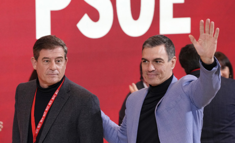 Pedro Sánchez acude a la Convención del PSOE que se celebra en Coruña y muestra su apoyo a Besteiro