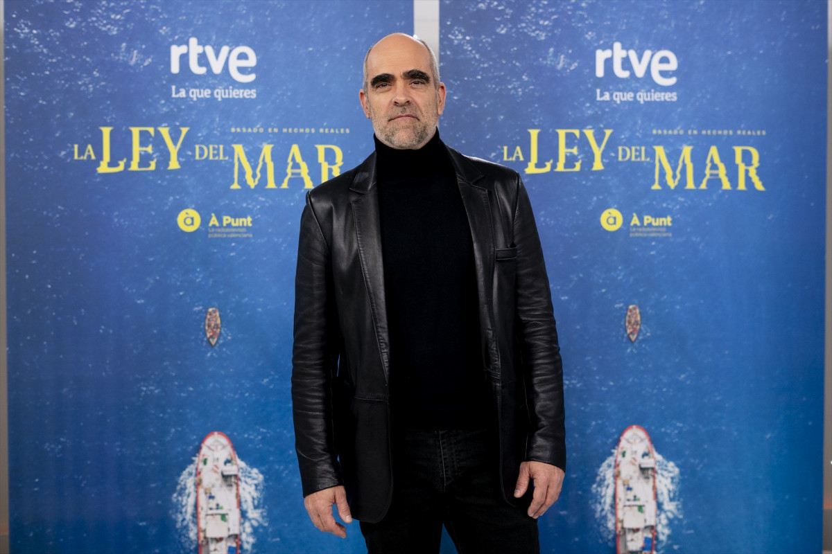 EuropaPress 5678675 actor luis tosar posa presentacion miniserie ley mar torrespana 10 enero