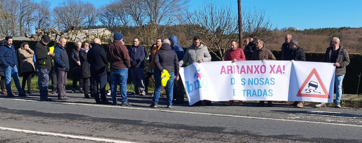 Concentración en Taboada (Lugo) para reclamar el arreglo de la N-540