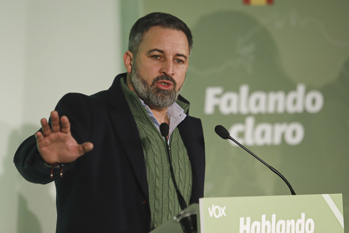 Ou líder de Vox, Santiago Abascal, intervén durante a presentación de candidatos para as eleccións galegas, non Hotel Galicia Palace, a 21 de xaneiro de 2024, en Pontevedra, Galicia (España). Aba