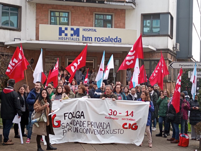 Archivo - Concentración por las protestas en la sanidad privada en A Coruña