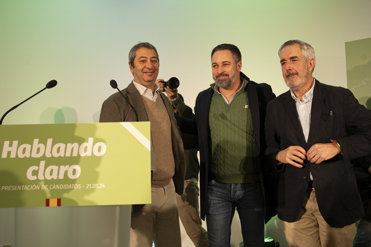 El líder de Vox, Santiago Abascal, y el presidente de Vox en Pontevedra y cabeza de lista en las municipales de Vigo, Álvaro Díaz-Mella.