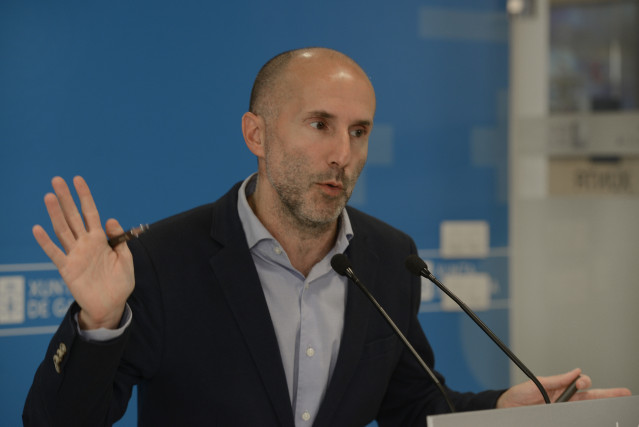 Archivo - El alcalde de la ciudad, Gonzalo Pérez Jácome, ofrece una rueda de prensa tras reunirse con el presidente de la Xunta de Galicia, en la Delegación de la Xunta, a 4 de octubre de 2023, en Ourense, Galicia (España). El alcalde de Ourense, ha solic