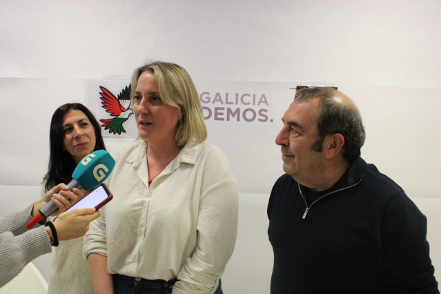 Carmen Berzosa, candidata por Pontevedra, en el aniversario de 10 años de Podemos Galicia. Víctor Ferreiro, candidato por Ourense.