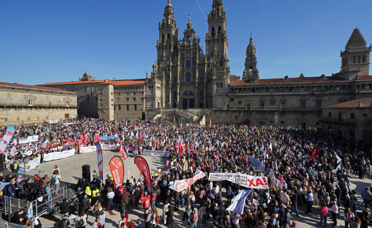 Docenas de miles de personas participan en Santiago en la manifestación que puede decantar las elecciones