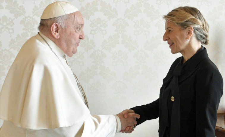 Visitar el Vaticano bien vale un escaño en Galicia, debe pensar Yolanda Díaz