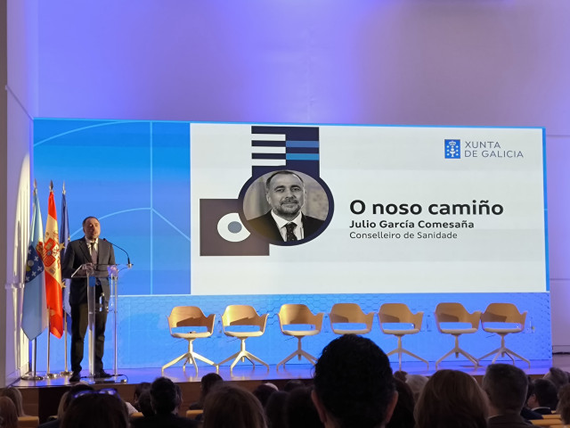El conselleiro de Sanidade, Julio García Comesaña, participa en una jronada sobre la la Estratexia Galega de Saúde 2030.