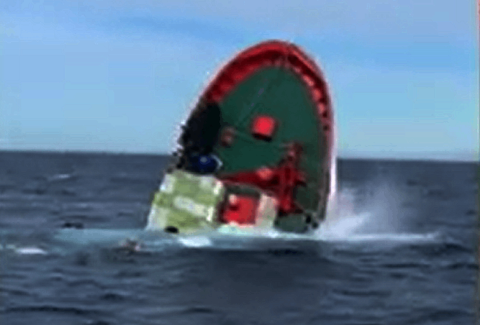 Hundimiento del Maru00eda Reina Madre en una imagen publicada por EiTB