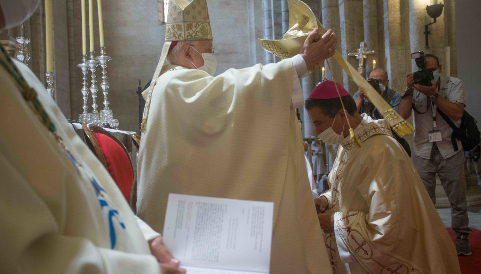 Archivo - Ceremonia de ordenación de Fernando García Cardiñanos como nuevo obispo de la diócesis Mondoñedo-Ferrol, en la Catedral Basílica de Asunción, a 4 de septiembre de 2021, en Mondoñedo,