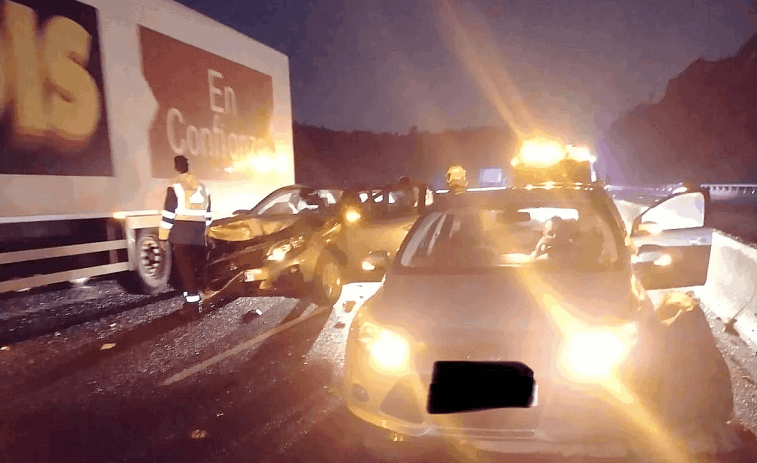 Accidente de tráfico en cadena en Boiro por causa misteriosa deja varios heridos