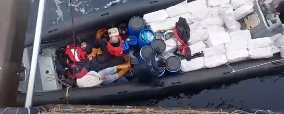 Policia nacional cocaina narcolancha