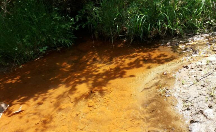 Ecologistas en Acción alerta de contaminación por arsénico en la traída de agua de Viana do Bolo