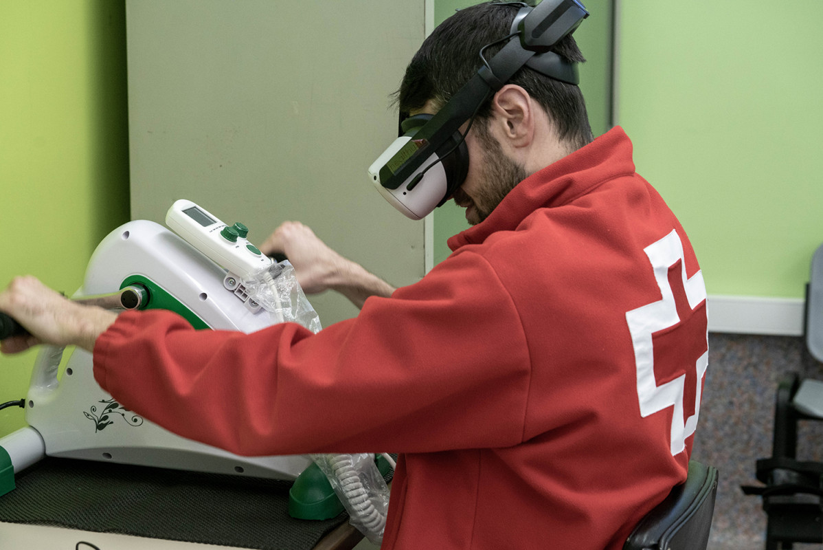 Exergame practicado por un voluntario de la Cruz Roja de Lugo en una foto de la Uvigo