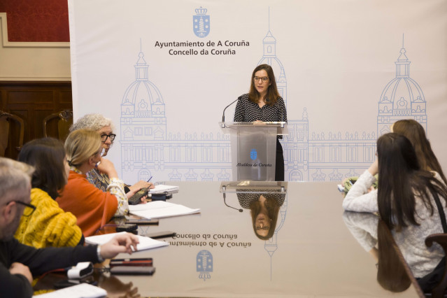La alcaldesa de A Coruña, Inés Rey, en rueda de prensa