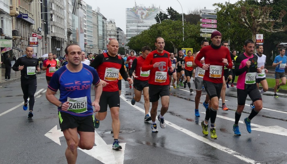 Maratonianos compitiendo en A Coruña en una imagen del Ayuntamiento