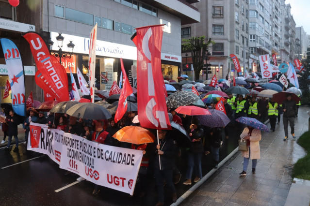 Multitudinaria manifestación en Vigo para reclamar la actualización del convenio de Vitrasa