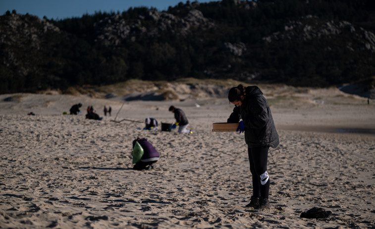 Ecologistas en Acción denuncia la existencia de pélets en las playas todavía