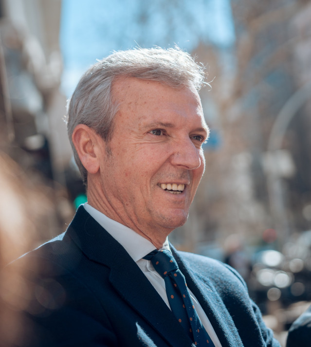 El presidente de la Xunta en funciones y líder del PPdeG, Alfonso Rueda, a su llegada a una reunión del Comité Ejecutivo Nacional, en la sede del Partido Popular, a 20 de febrero de 2024.