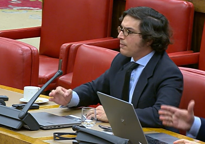 Figaredo durante la polu00e9mica Comisiu00f3n en el Congreso