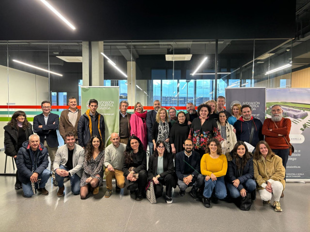 Representantes de los socios fundadores de la Asociación Cosmética Galega (ACG).