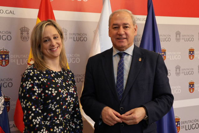 La alcaldesa de Viveiro, María Loureiro, y el presidente de la Diputación de Lugo, José Tomé, tras la reunión mantenida este jueves para abordar la colaboración de la institución con la Semana Santa de Viveiro. En Lugo, a 7 de marzo de 2024.
