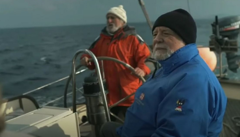 Alfredo Conde y Javier Babé a bordo de A Peregrina