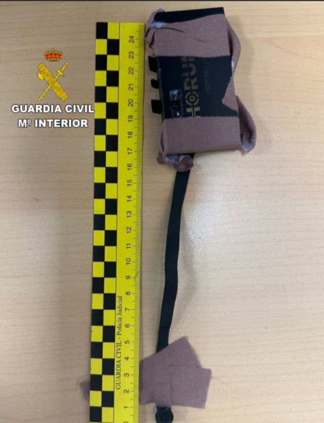 Identifican a un hombre que intentó hacer trampas con un móvil y una cámara para recuperar el carné de conducir