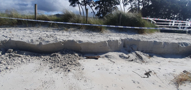 Imagen de la playa de O Vao tras el temporal.