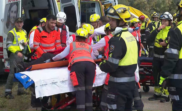 16 gallegos viajaban en el autobús del Imserso accidentado en Mallorca con 52 pasajeros a bordo