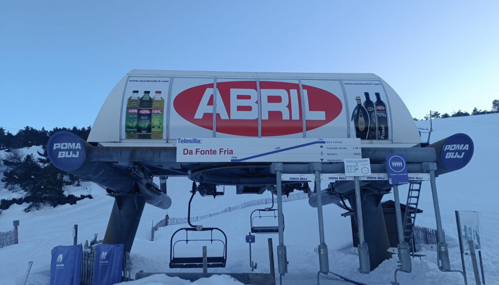 Telesilla en la estación de Manzaneda