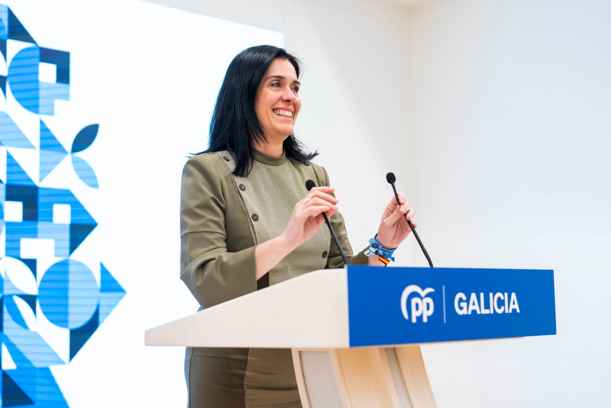 Paula Prado en rueda de prensa este viernes en una foto de su perfil de Twitter