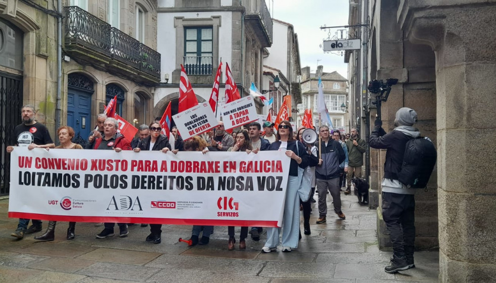 Manifestación de profesionales del doblaje en Galicia en Santiago de Compostela.