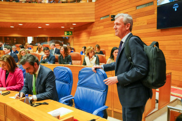 El presidente de la Xunta en funciones y líder del PPdeG, Alfonso Rueda, llega a la sesión de constitución del Parlamento de Galicia, a 18 de marzo de 2024, en Santiago de Compostela, A Coruña, Ga