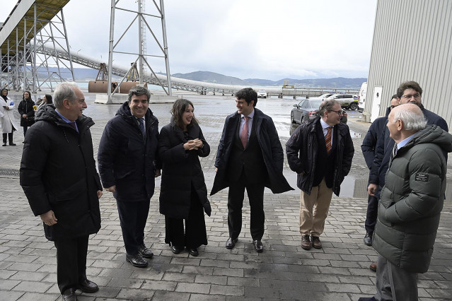 Archivo - La conselleira de Economía, Industria e Innovación en funciones, María Jesús Lorenzana, en la inauguración del nuevo equipamiento de la terminal agroalimentaria de Terminales Marítimos de Galicia (TMGA)