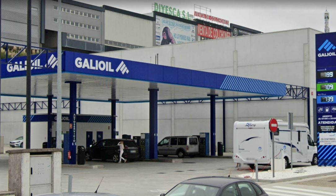 Gasolinera de Galioil en el Polu00edgono Costa Vella de Santiago que desde septiembre ha pasado a formar parte del grupo Carbugal