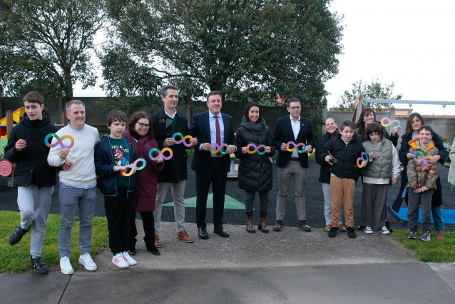 El presidente de la Diputación de A Coruña, Valentín González Formoso, y la diputada y edil de A Coruña Yoya Neira visitan las instalaciones de Aspanaes