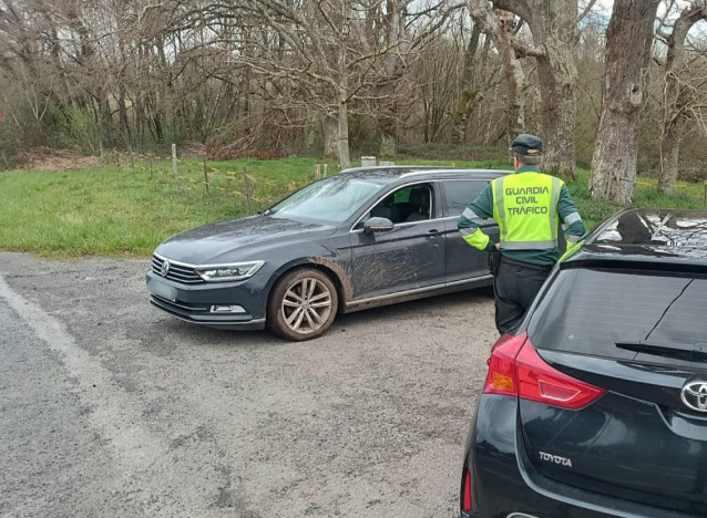 Investigado un vecino de Melide (A Coruña) que conducía sin carné y superando el límite penal de alcohol.