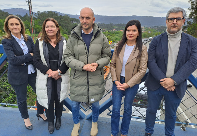 Responsables del PP en Vigo, O Porriño y Mos denuncian el mal estado de la Autovía A-55 y reclaman una reforma integral y un mantenimiento digno.