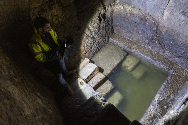 Una espina de bacalao revela una mikvé del S.XV en A Coruña