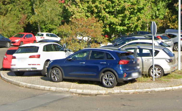 La odisea de aparcar cerca del Hospital de Santiago (CHUS) puede solventarse pronto al fin
