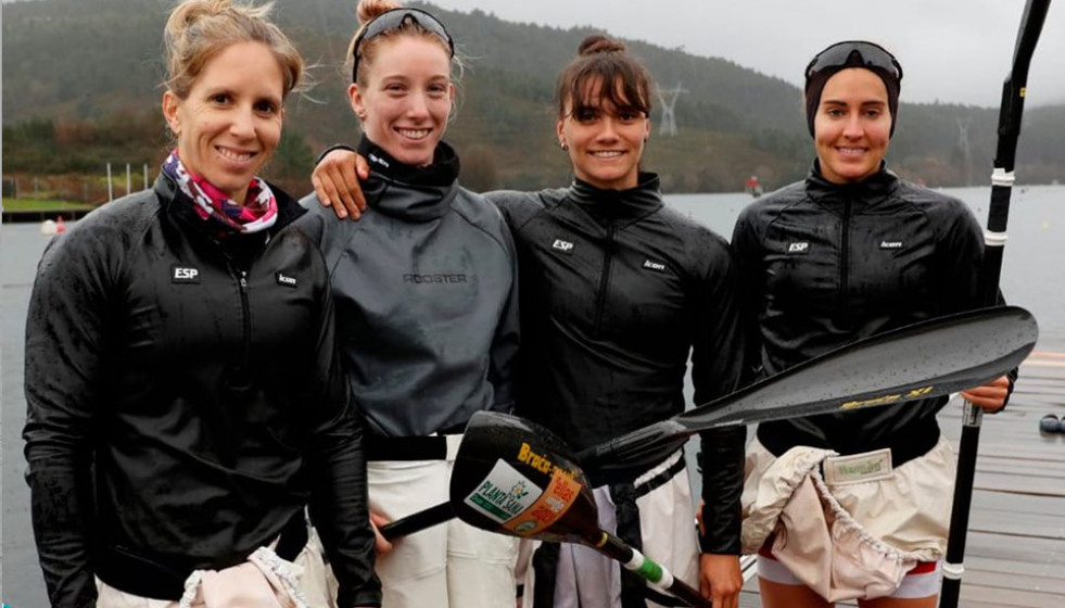 Teresa Portela con sus compañeras de K4 entrenando para París 2024 en una foto de sus redes sociales