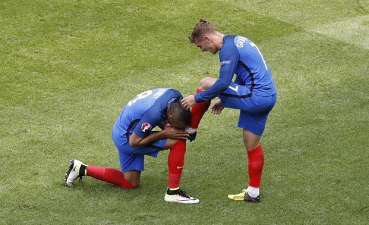 Francia pasa a cuartos de final tras vencer a Irlanda (2-1)