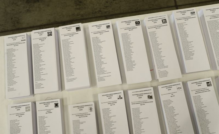​Electores da zona de Ribeira recibiron papeletas de En Marea de Pontevedra