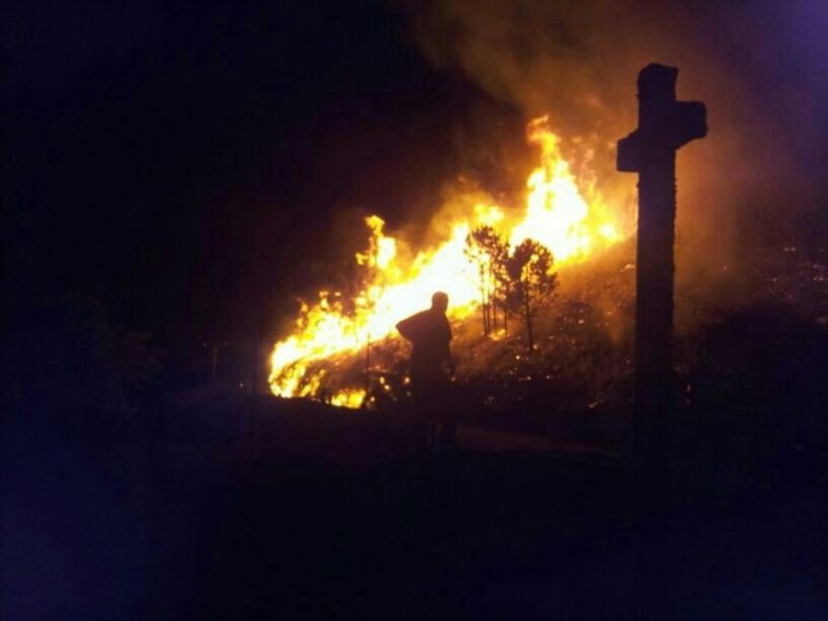 ​Extinguido de madrugada un incendio no concello de Toques